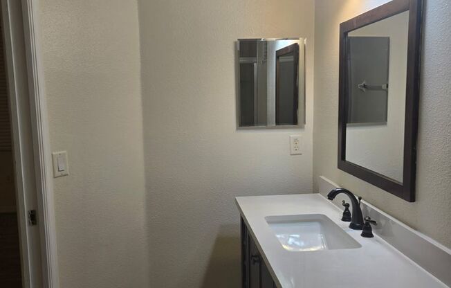 807 Chelsea Dr, Davenport, FL 33897 - 2 bedroom, 2.5 bath corner townhouse