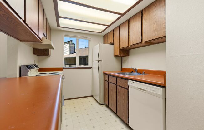 1 bed, 1 bath, 700 sqft, $1,645, Unit 35