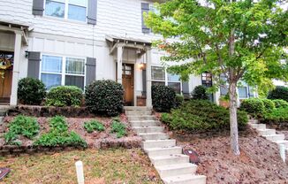 Available NOW | Charming 2 bedroom| 2.5 bath Townhouse l Whitehall Village | Pool