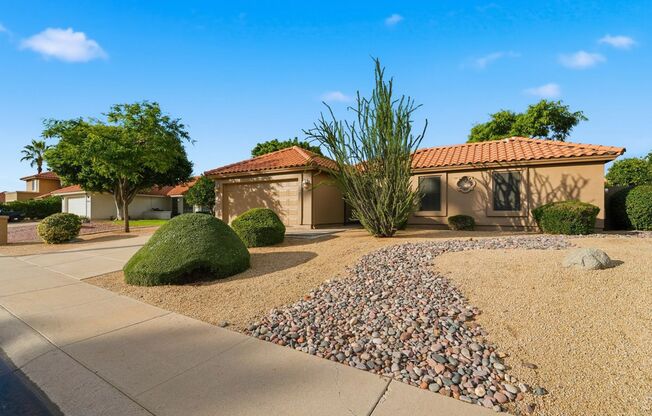Beautiful 3 Bed/ 2.5 Bath Scottsdale Home I Near Kierland - Prime Location
