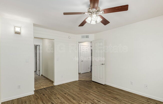 2 beds, 2 baths, 934 sqft, $1,649, Unit 117