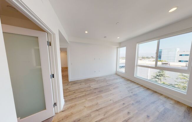 3 beds, 2.5 baths, 1,275 sqft, $3,598, Unit 414