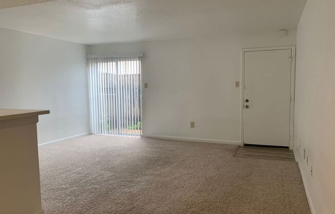 1 bed, 1 bath, 640 sqft, $980, Unit 2409