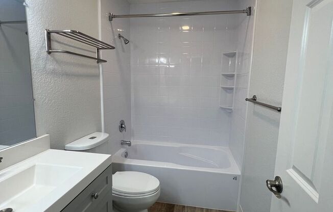 2 beds, 2 baths, 890 sqft, $3,250, Unit 777-270