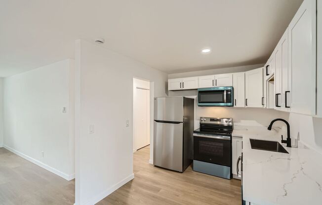 Spacious 1bed/1bath Apartment in West Seattle!