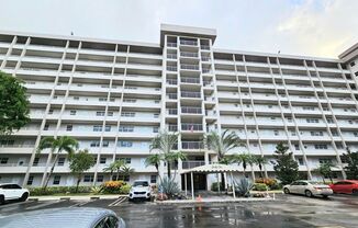 3 beds, 2 baths, $2,800, Unit # 1010