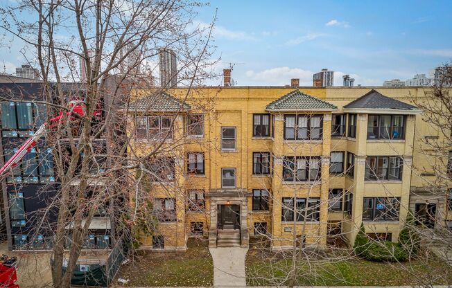 5941-43 N. Magnolia