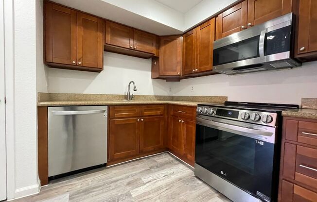 Fully remodeled 3Bed/2Bath Townhouse with private yard! Act Fast, Lease Today!