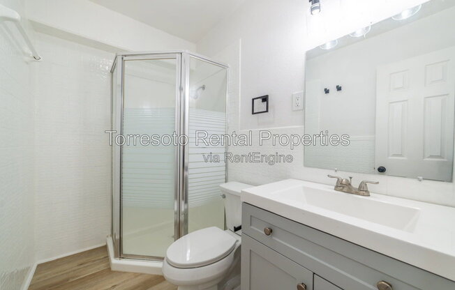 1 bed, 1 bath, $900, Unit B