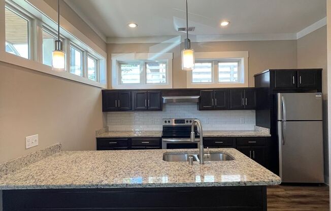 1 bed, 1 bath, 780 sqft, $960, Unit 412