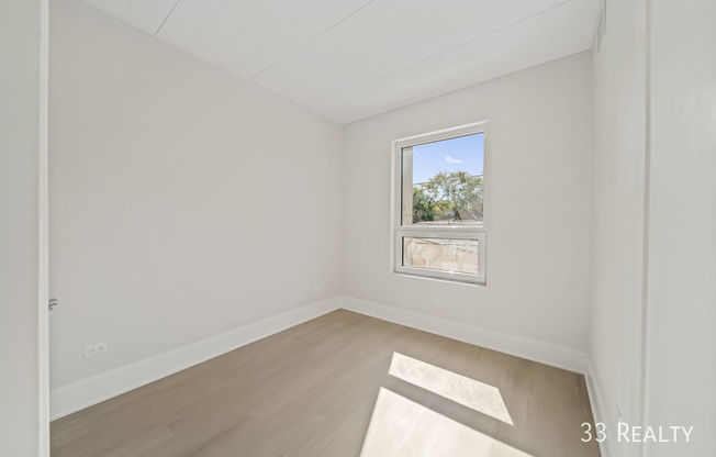 2845 W BELDEN AVE