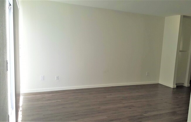 1 bed, 1 bath, 570 sqft, $1,695, Unit 30