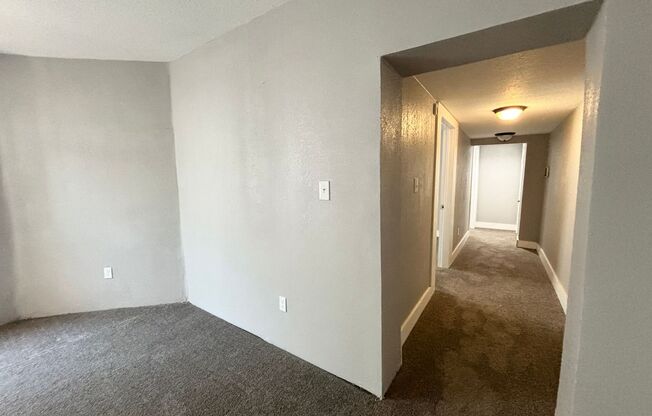 2 beds, 1 bath, 700 sqft, $1,100, Unit Unit 1