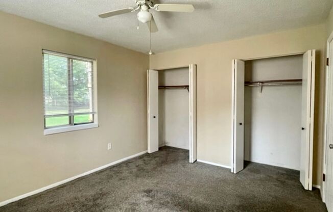 2 beds, 1 bath, 730 sqft, $1,100, Unit Apt 1