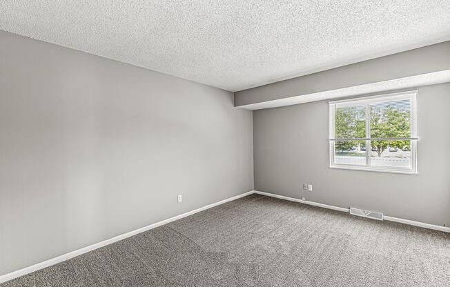 3 beds, 1.5 baths, 1,204 sqft, $1,599