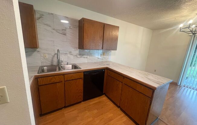 2 beds, 1.5 baths, $2,195, Unit #20689