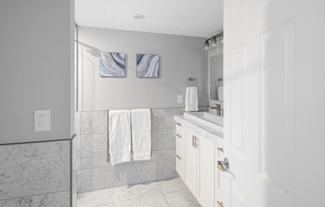 3 beds, 2 baths, 1,431 sqft, $7,950, Unit 1801
