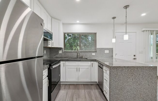 2 beds, 1 bath, 760 sqft, $2,299, Unit 15