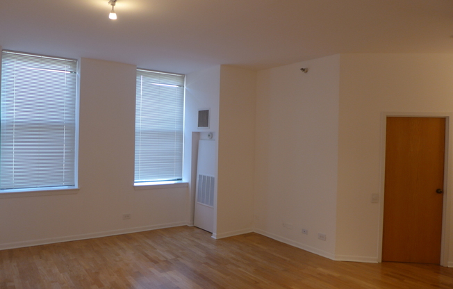 1 bed, 1 bath, 700 sqft, $1,895, Unit 14B