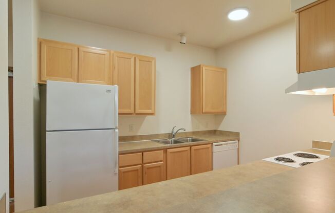 2 beds, 1 bath, $1,700, Unit 303
