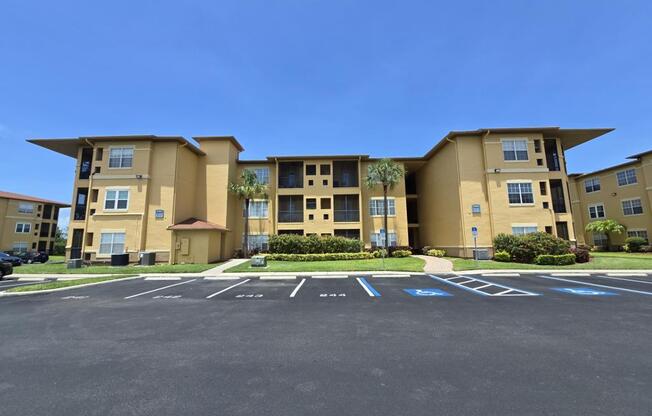 4307 BAYSIDE VLG DR