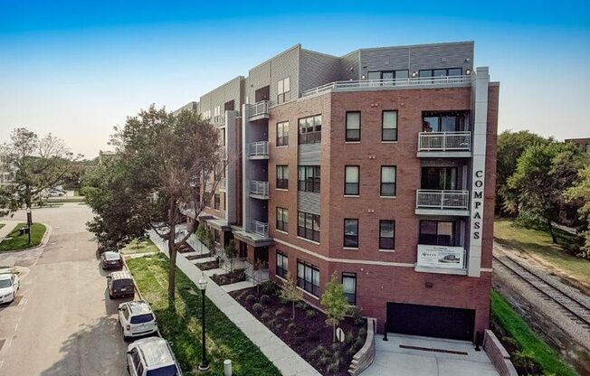 1 bed, 1 bath, 592 sqft, $1,625, Unit 418