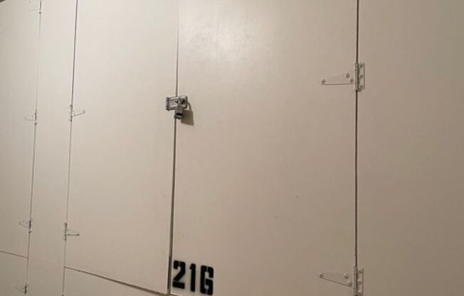 1 bed, 1 bath, 754 sqft, $2,595, Unit Warner #216