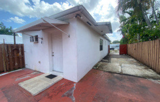 1041 SW 74 AVE