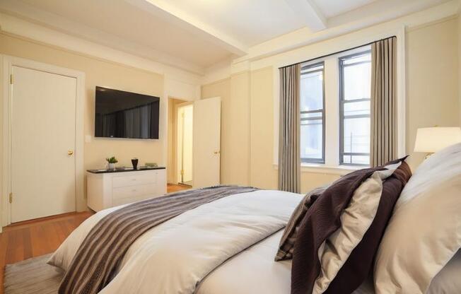 412 W 110 ST
