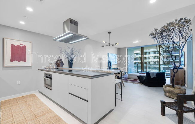 1000 Brickell Plz