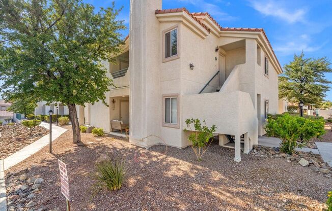 Bright 3-Bedroom Home in Gated Las Vegas Community with Pool & Spa