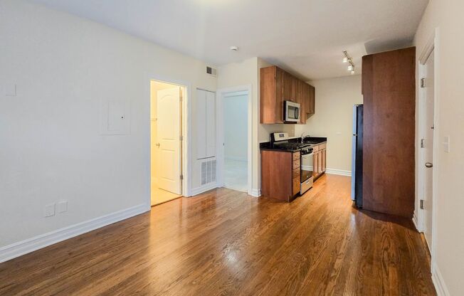 1 bed, 1 bath, 449 sqft, $1,995, Unit 3814S-3W