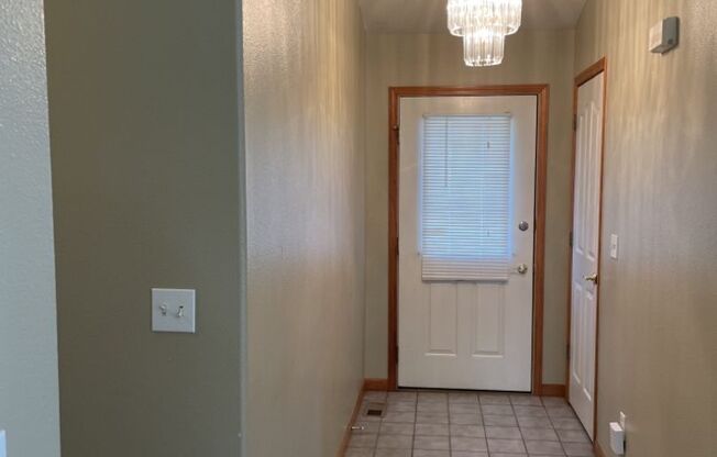 4 Bed 2.5 Bath Home in Windsor - FREE October Rent