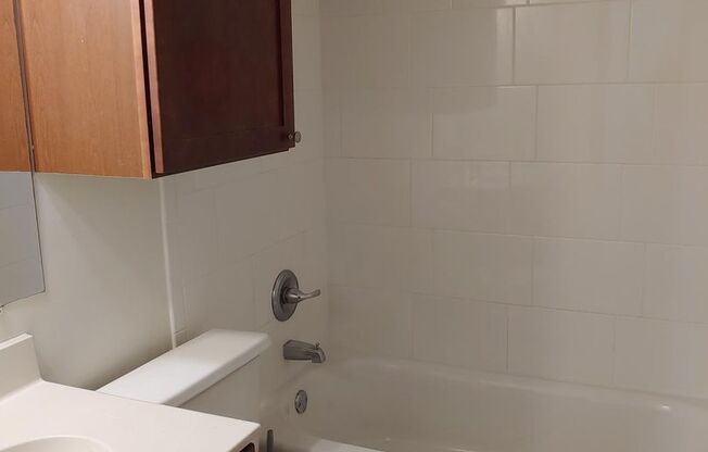 Studio, 1 bath, 375 sqft, $865, Unit 112