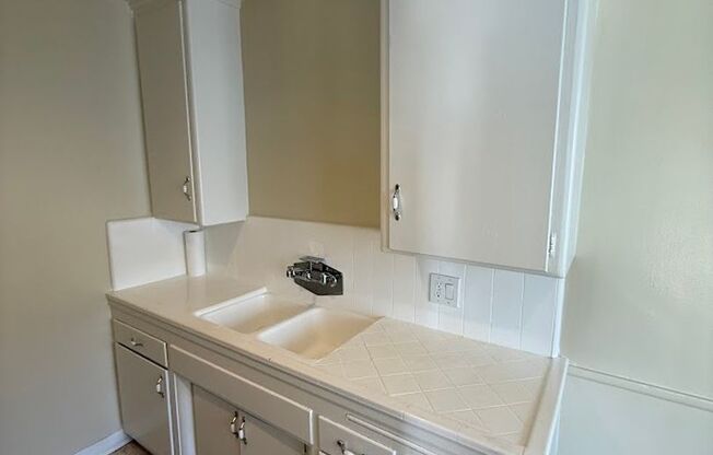 1 bed, 1 bath, 625 sqft, $1,795, Unit 11
