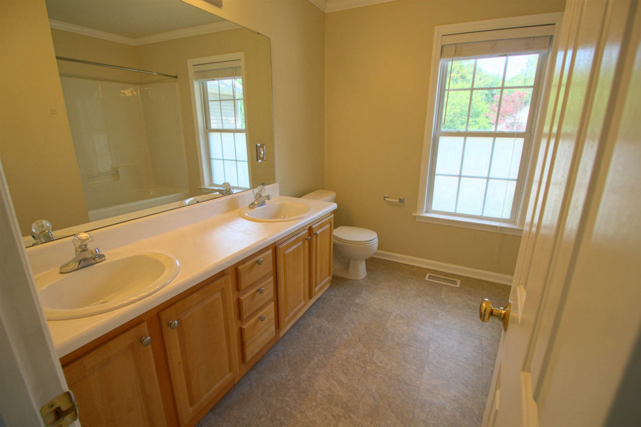 Beautiful 3 bedroom home in Wake Forest near Flaherty Park!