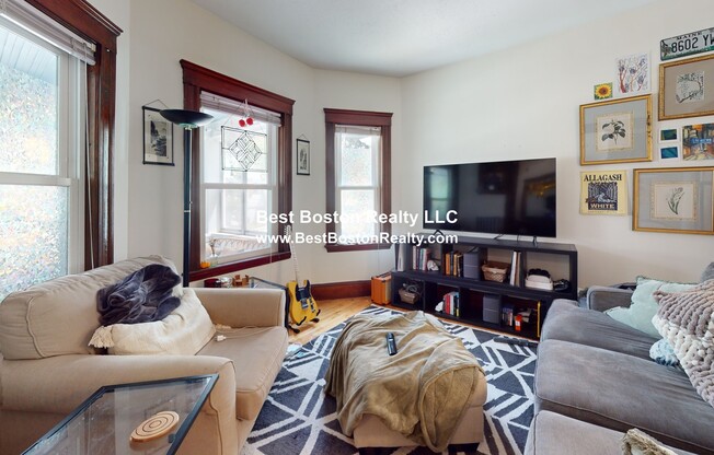 102 RAYMOND AVE