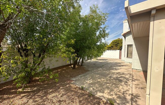 4 beds, 3 baths, $2,400