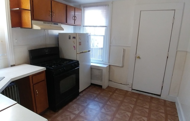 1 bed, 1 bath, 800 sqft, $995, Unit 2nd Flr