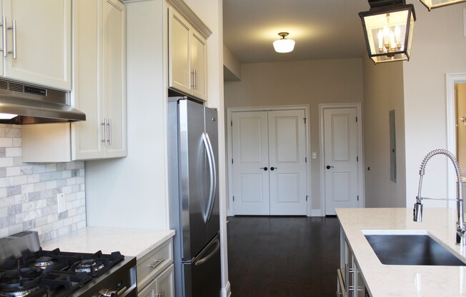 1 bed, 1 bath, 948 sqft, $2,095, Unit 301