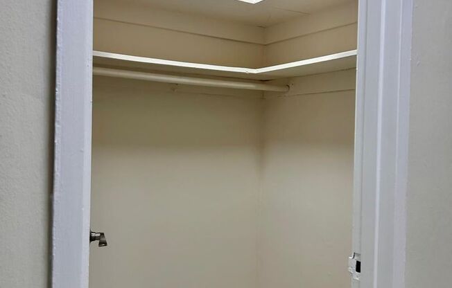 Studio, 1 bath, 389 sqft, $1,772, Unit 1845-710