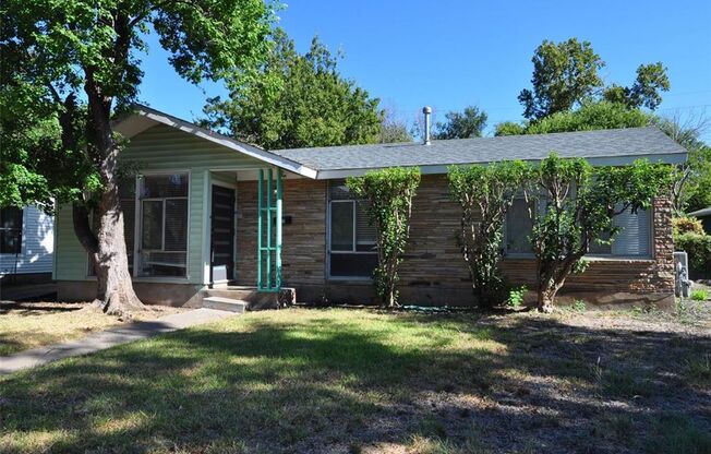 3 beds, 2 baths, $2,195