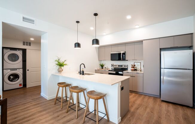 1 bed, 1 bath, 776 sqft, $1,695, Unit 21113 - 226
