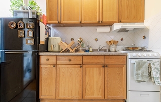 1 bed, 1 bath, 400 sqft, $2,200, Unit 1