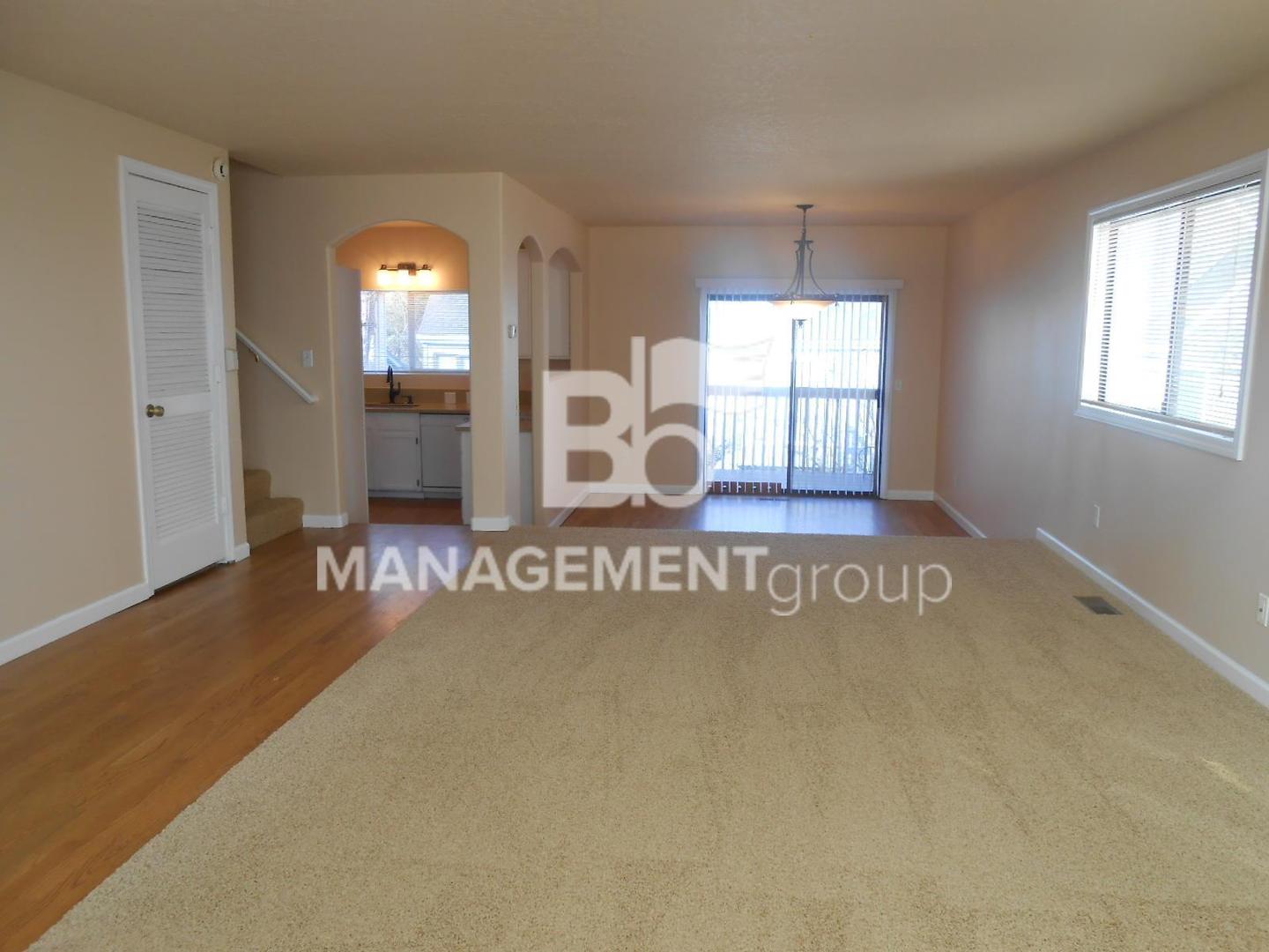 Updated Lake Oswego/Mt. Park Home With Tons of Natural Light