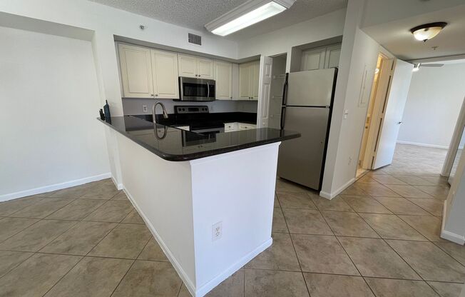 ANNUAL RENTAL - 1ST FLOOR 3 BED / 2 BATH CONDO ENCLAVE AT NAPLES!
