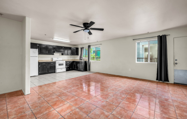 5231 N HUNTINGTON DR