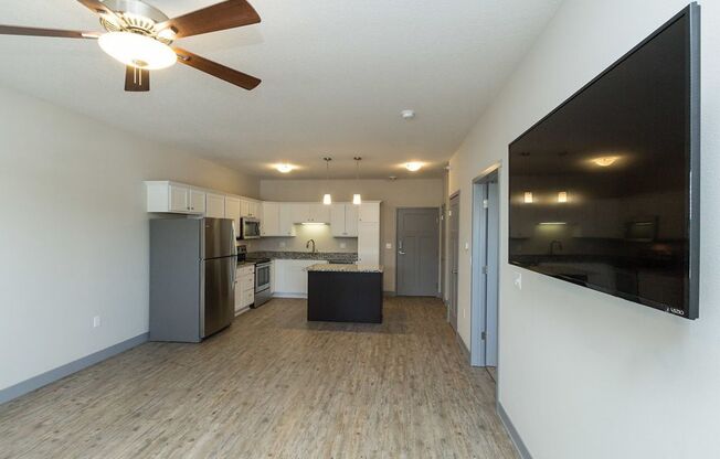 1 bed, 1 bath, 705 sqft, $995, Unit 107