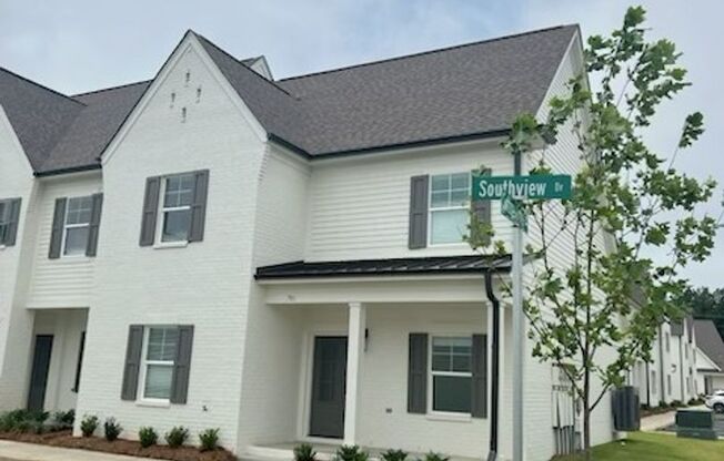 3BR/3.5BA Unit in South Grove