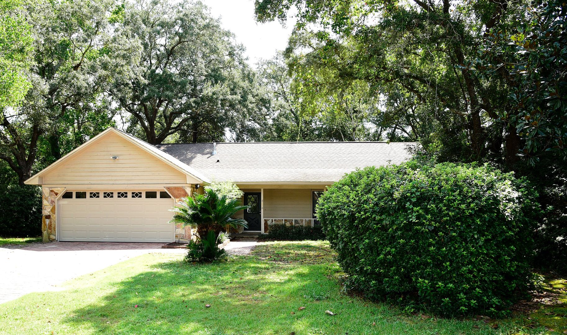 3 bedroom in Bluewater Bay!